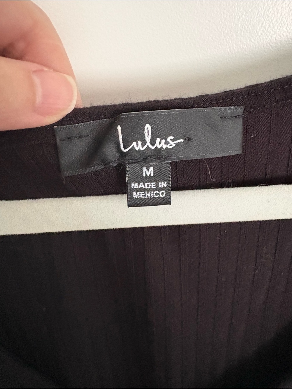 Lulu’s Black Ribbed Cropped Tank Top - Picture 3 of 4